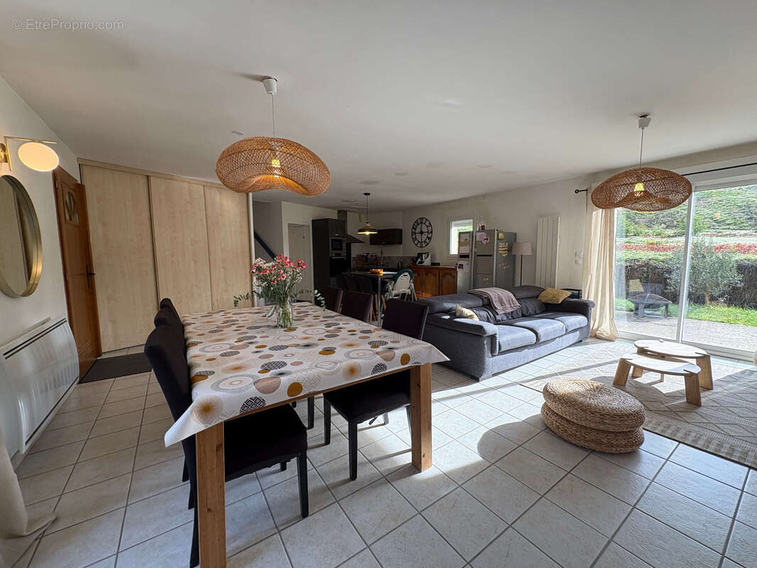 Maison à LE PERREON