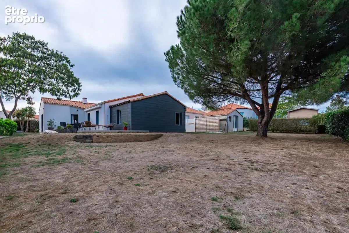 Maison Gorges 6 P . 4 Chs . Bureau . 126.3 M² . Double garages . T 932 M² . Terrasse . Abri jardin - photo 12