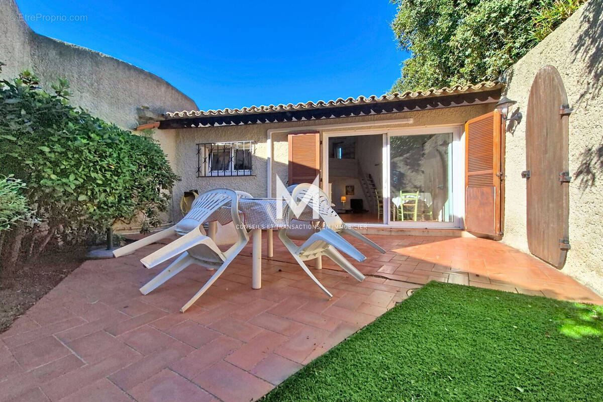 Maison à PLAN-DE-LA-TOUR