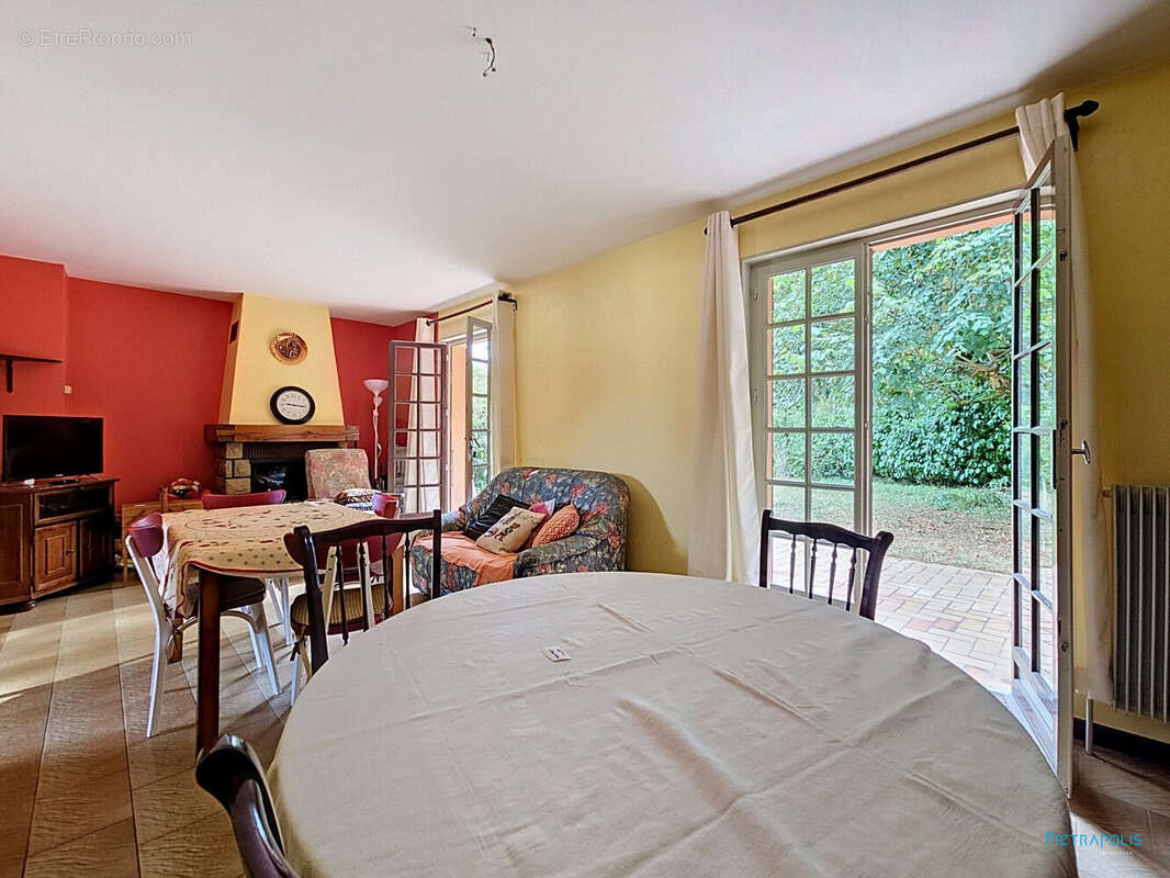 Maison 94 m² à Domarin  - photo 9