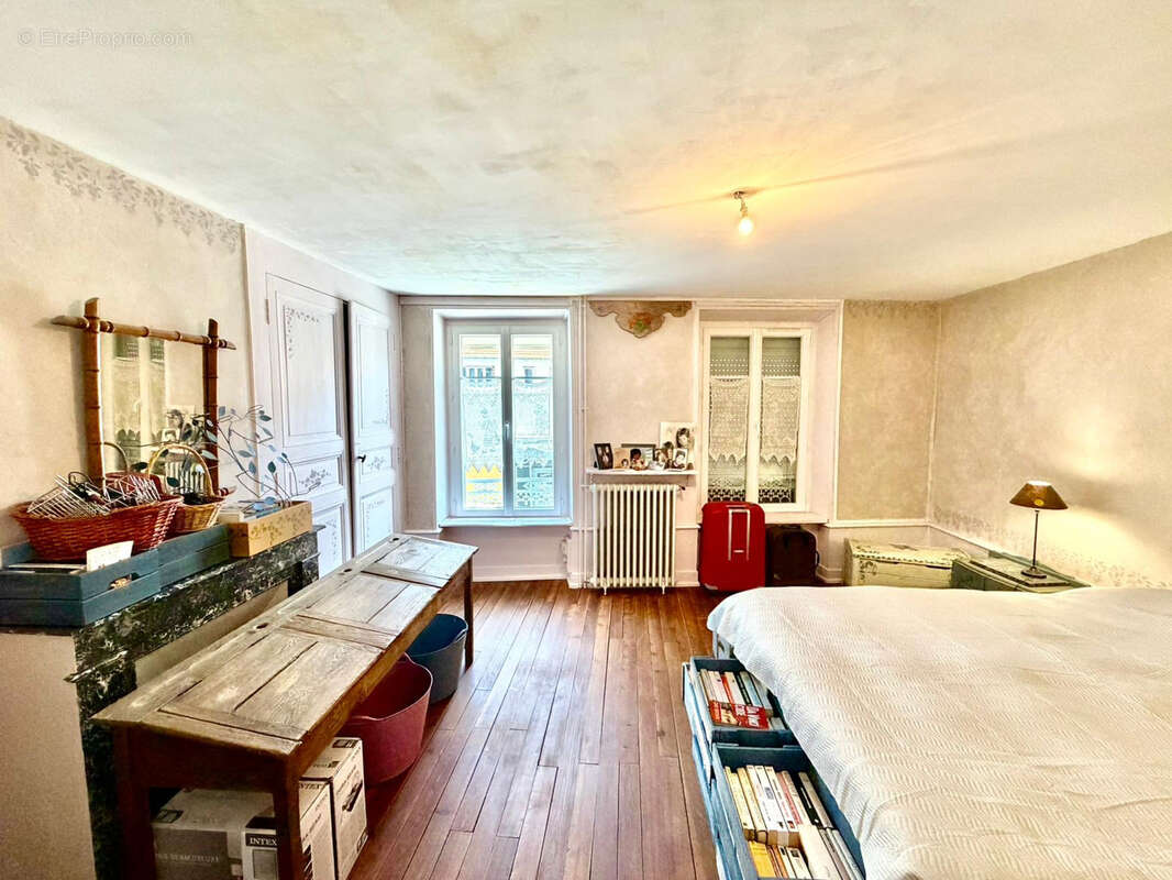 Maison de village sur cour et dépendance - photo 4