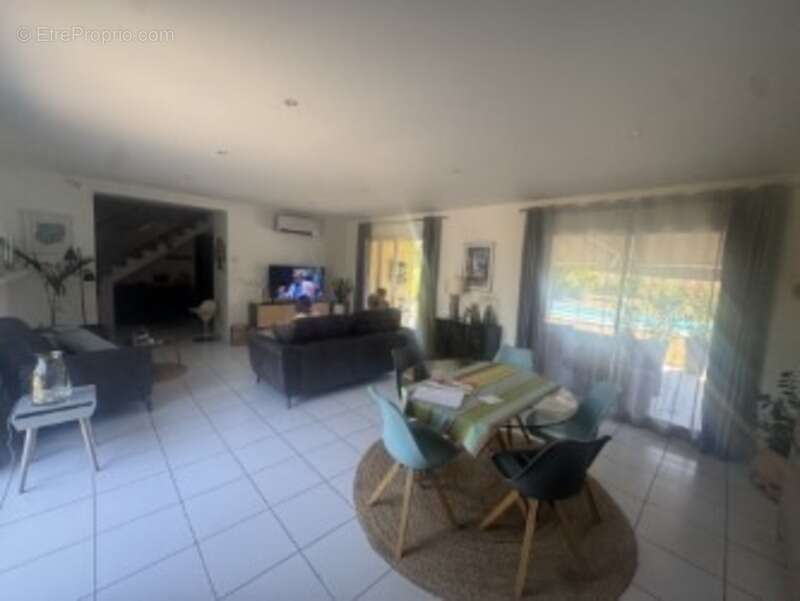 Maison familiale de standing avec piscine sur terrain de 1 800 m² – Saint-Pierre (31590) - photo 5