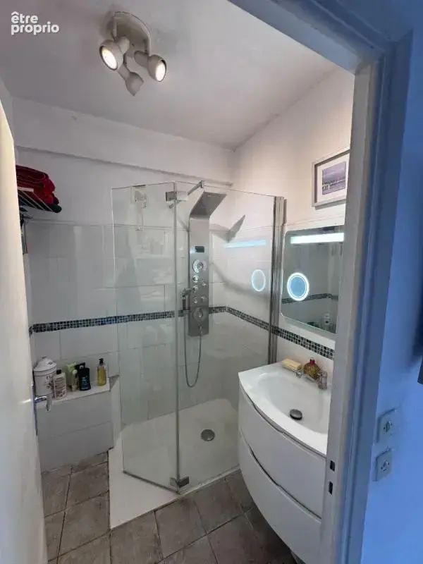 Appartement  grand 2 P  de 63m² en dernier étage à Cagnes-sur-Mer :quartier Hippodrome - photo 9