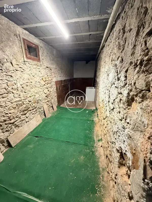 Grand Garage double avec cave - Centre ville de la Farlède - photo 4