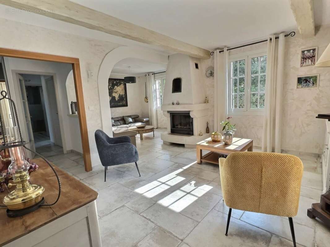 Maison à SAINT-SATURNIN-LES-APT