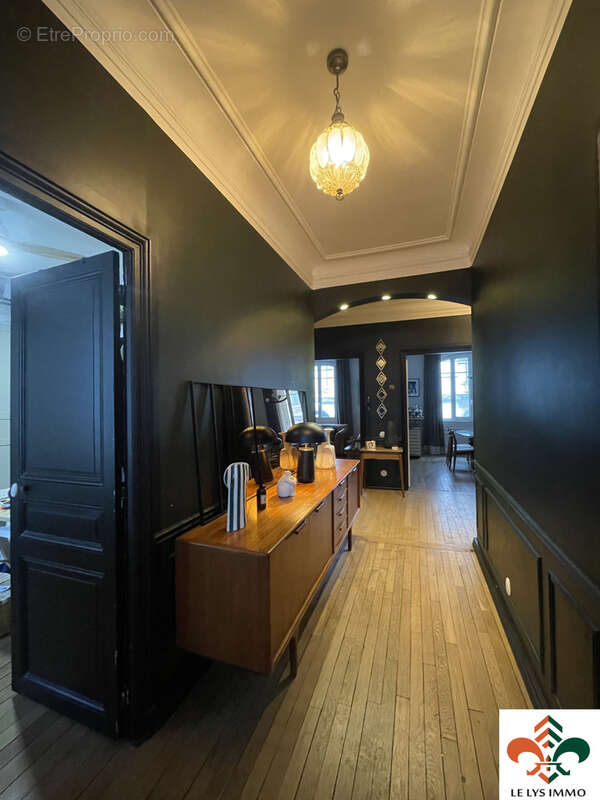 Magnifique appartement située à 2 pas de la cathédrale, en hyper centre de Reims - photo 9