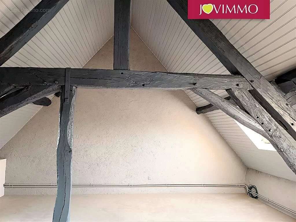 Maison à BESSAIS-LE-FROMENTAL