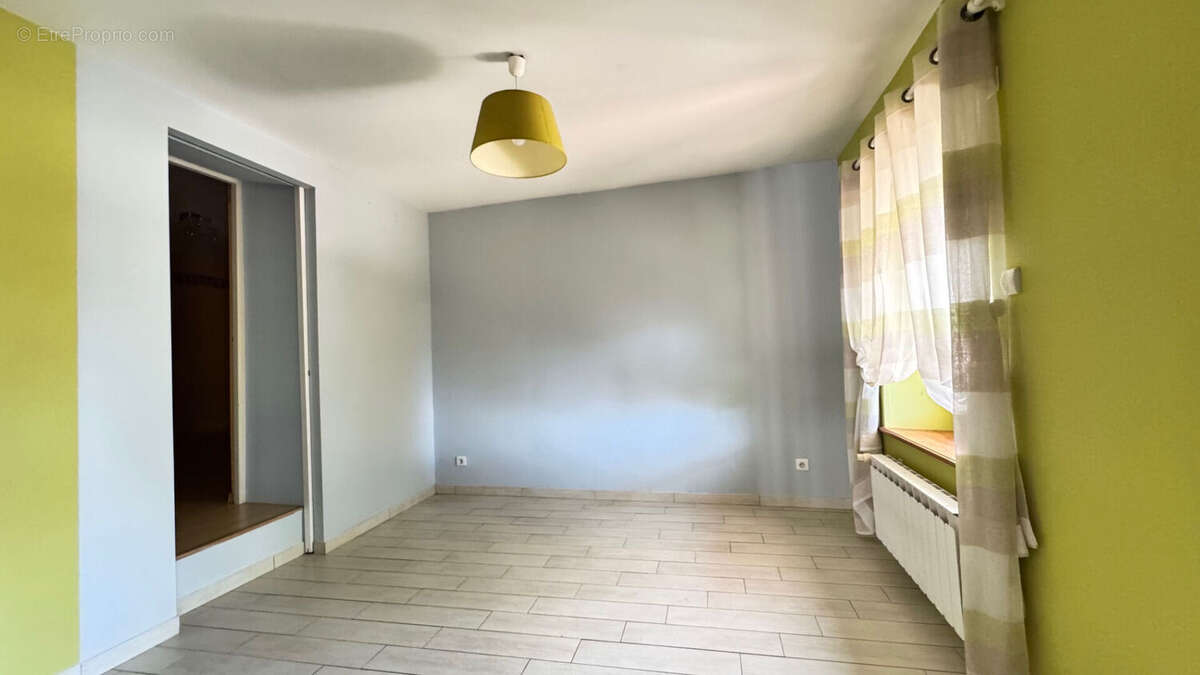 Maison à SAINT-ETIENNE-LES-REMIREMONT