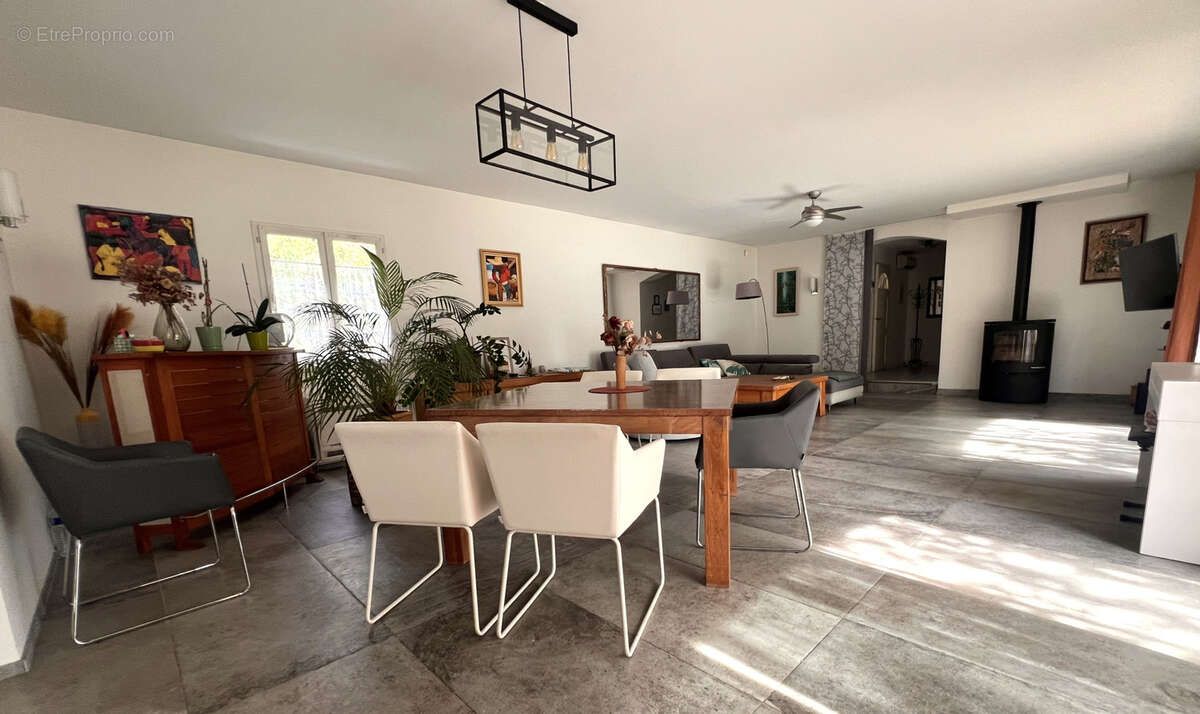 Maison à POURRIERES