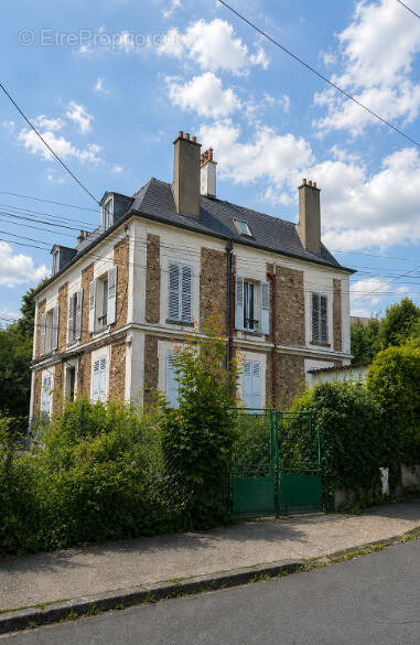Appartement à VILLENEUVE-SAINT-GEORGES