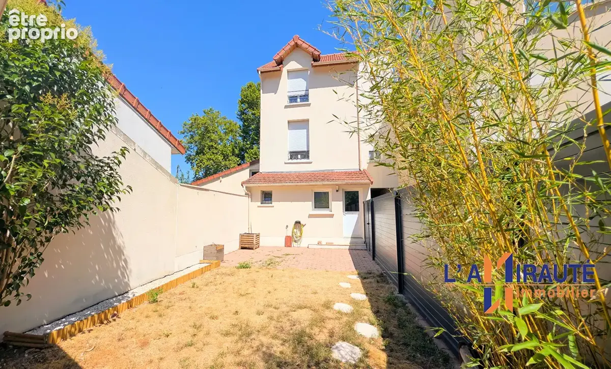Appartement à HOUILLES