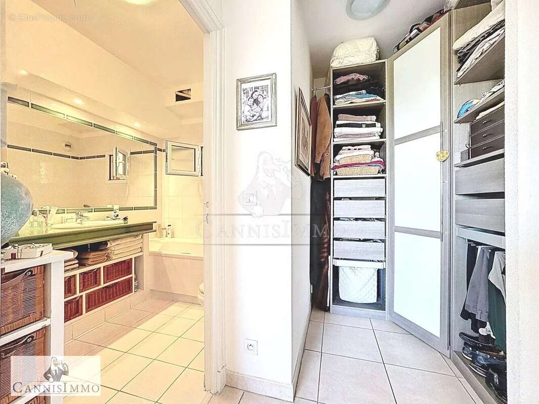 Appartement à MANDELIEU-LA-NAPOULE