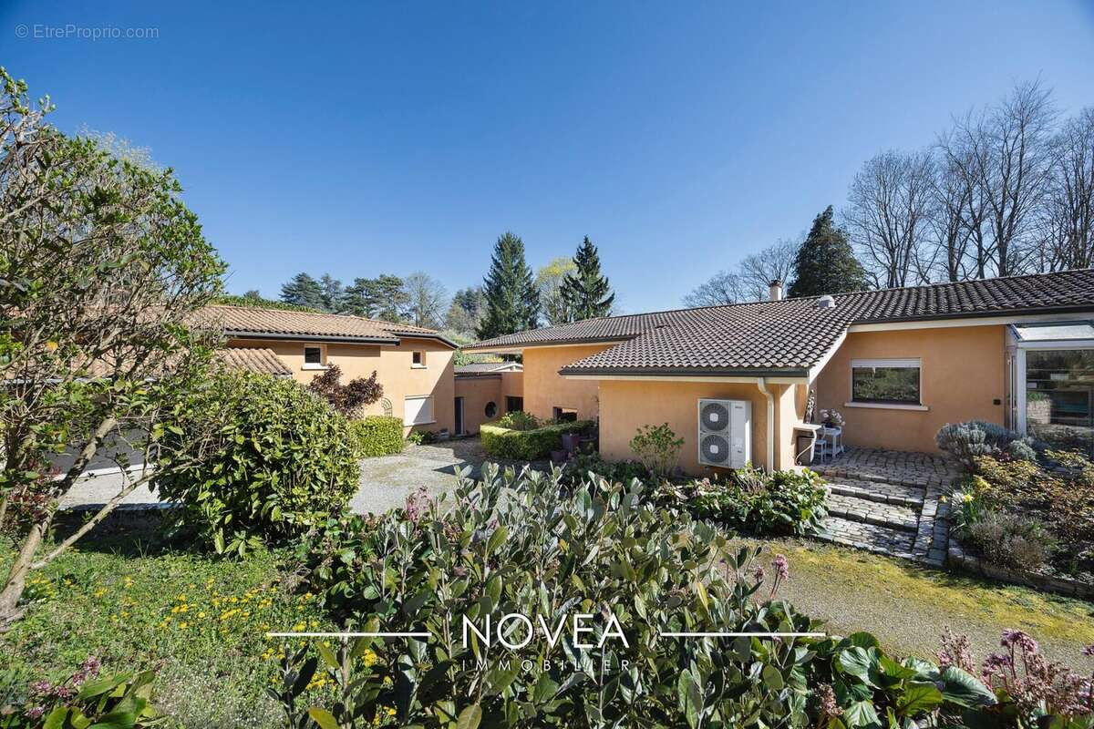 Maison à SAINT-CYR-AU-MONT-D'OR