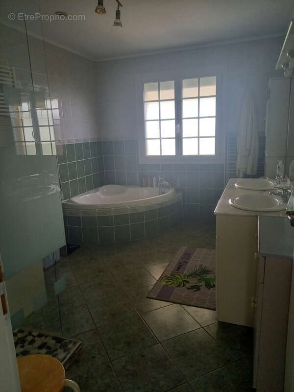 Maison à DOMPIERRE-SUR-BESBRE