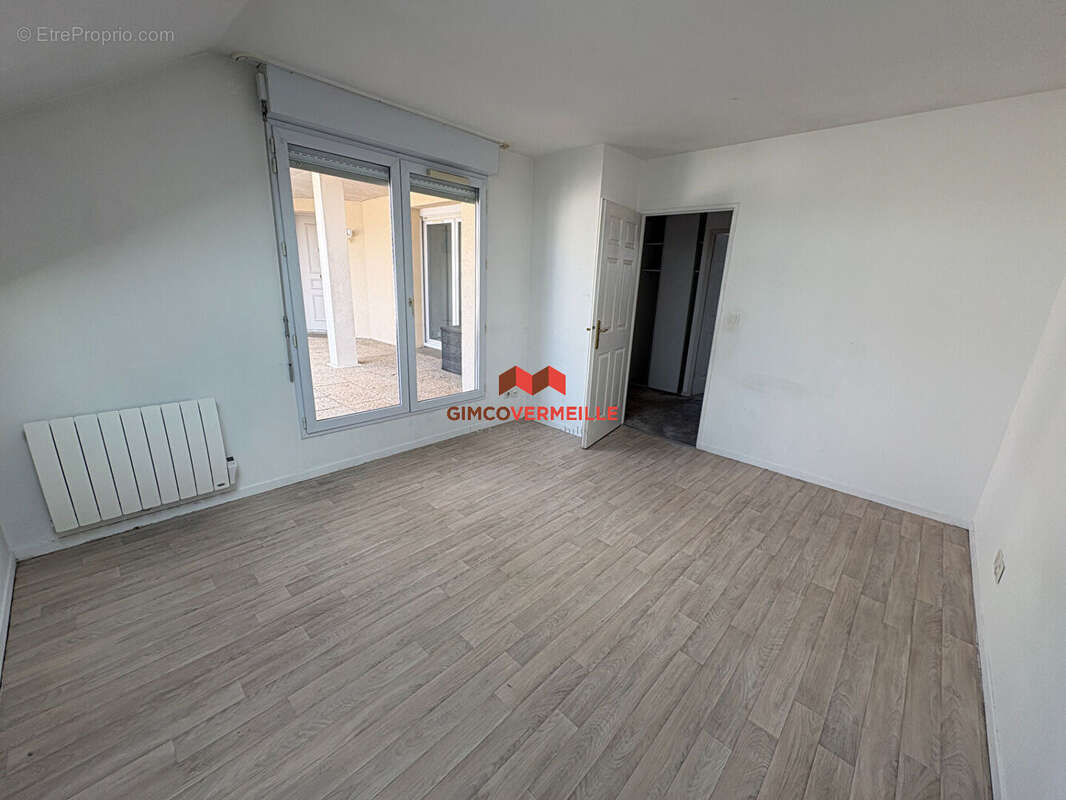 Appartement à VOISINS-LE-BRETONNEUX