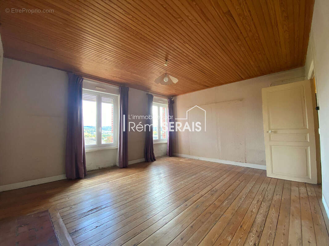 Maison à CONDE-SUR-NOIREAU