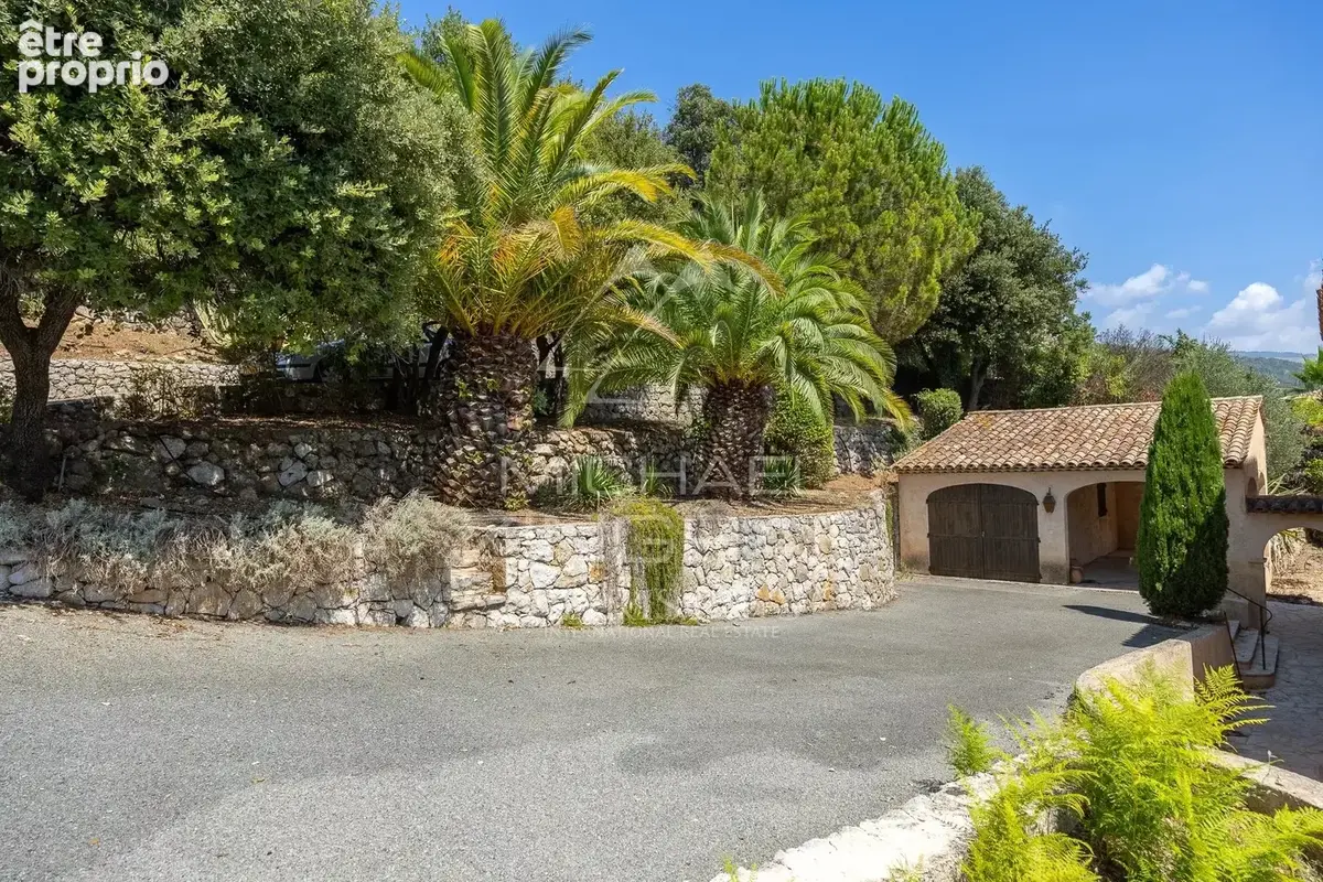 Emplacement Premium pour cette Propriété en position dominante avec vue mer - photo 10