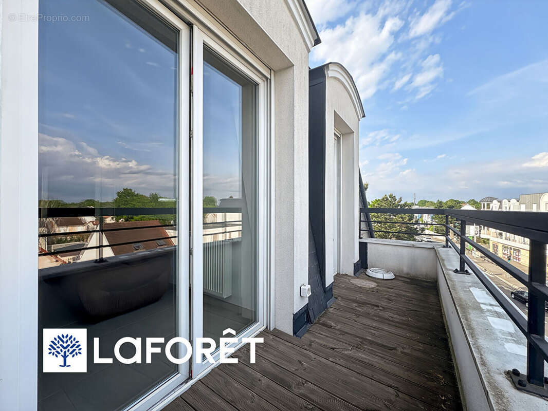 Appartement à SAINTE-GENEVIEVE-DES-BOIS