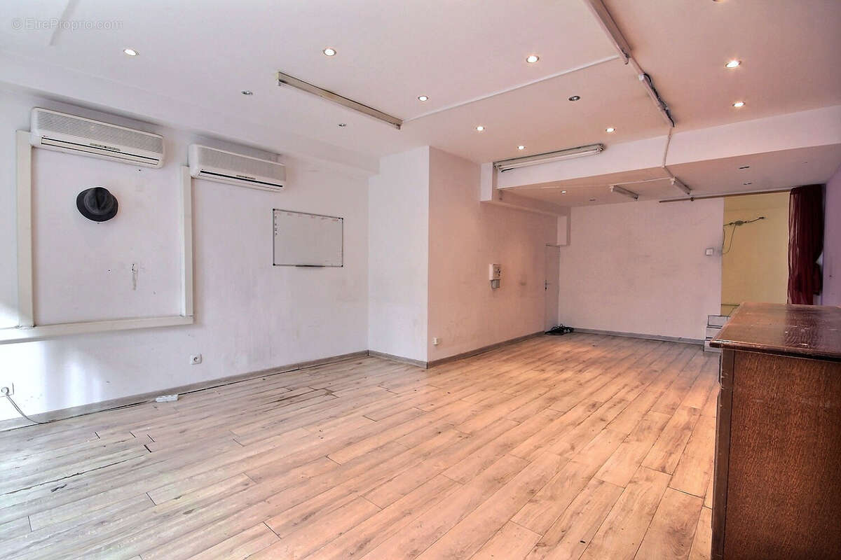 Commerce à MARSEILLE-6E