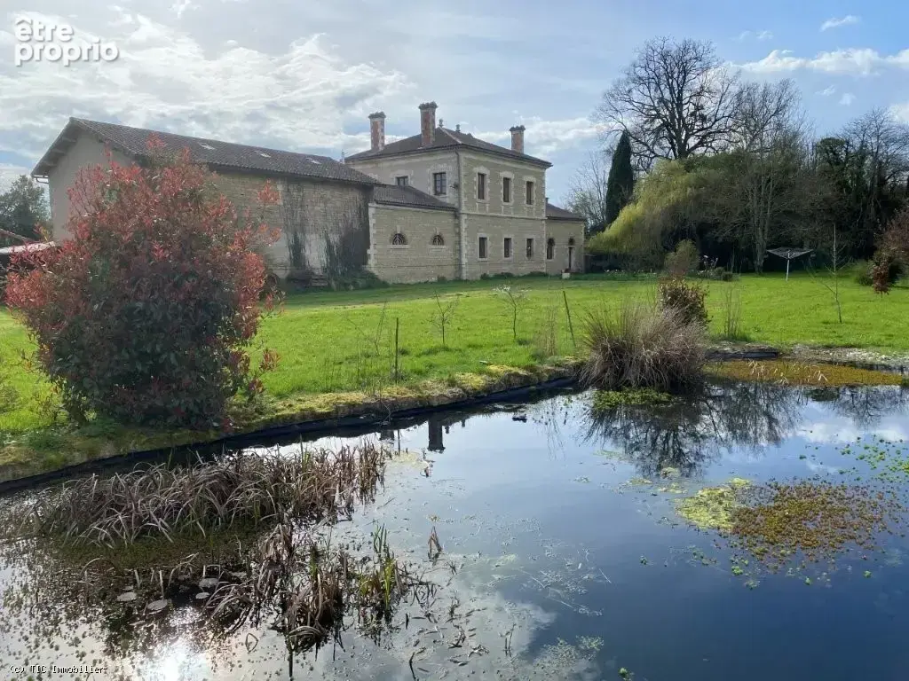 Superbe Ancien Prieuré Bien Rénové Avec Piscine, Mares et Parc Clos - photo 32