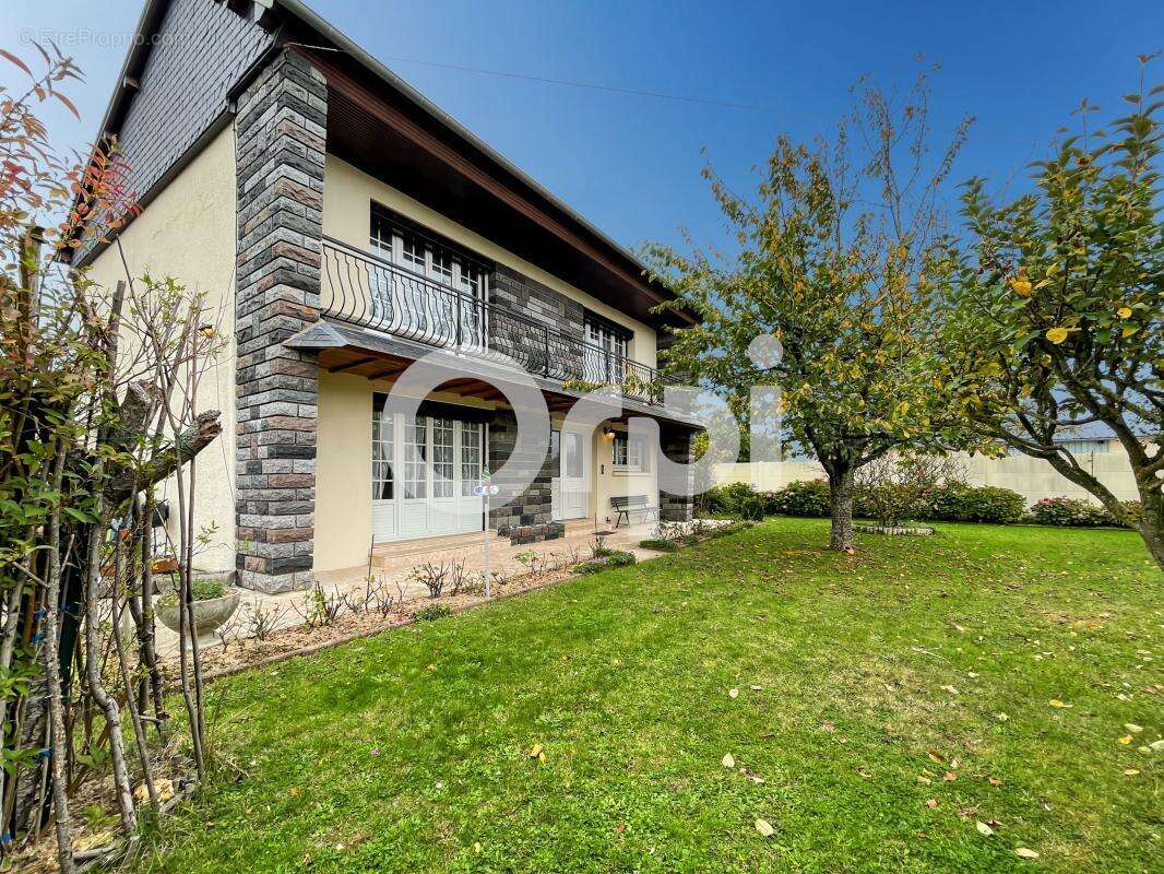 Maison à AVIRON