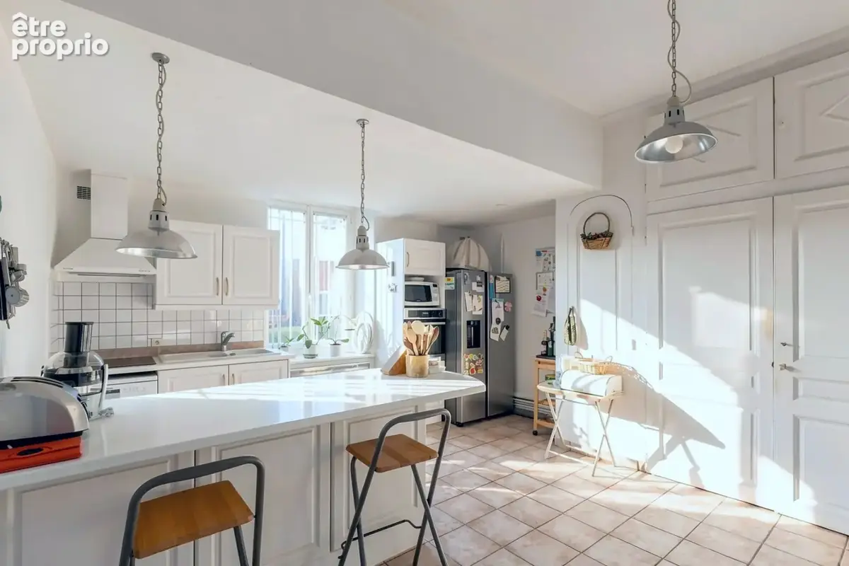 OULLINS - Propriété de 400 m2 - photo 13