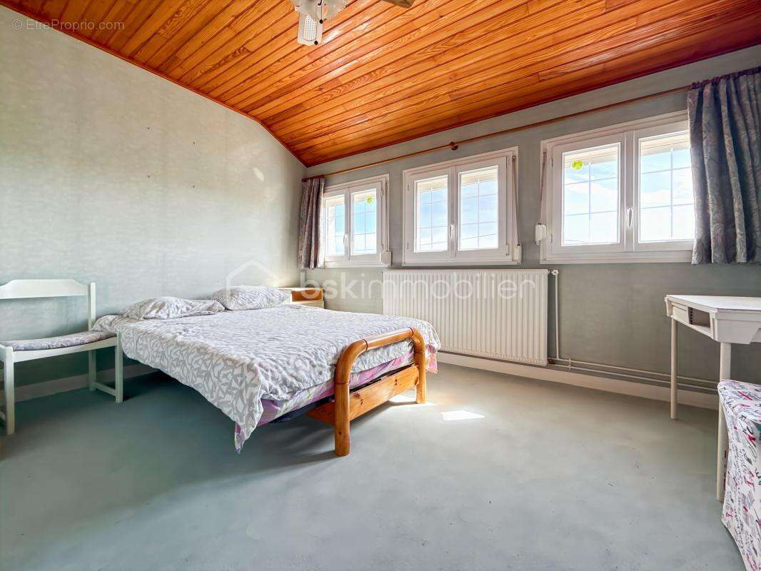 Maison à MONTACHER-VILLEGARDIN