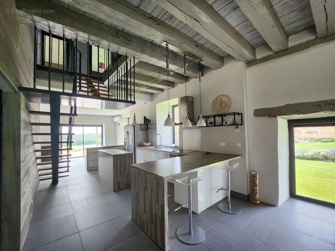 Maison à MAGNAC-BOURG