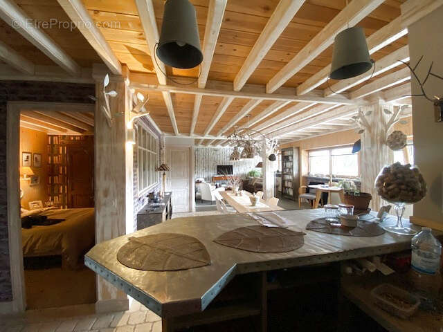 Commerce à HEROUVILLE-SAINT-CLAIR