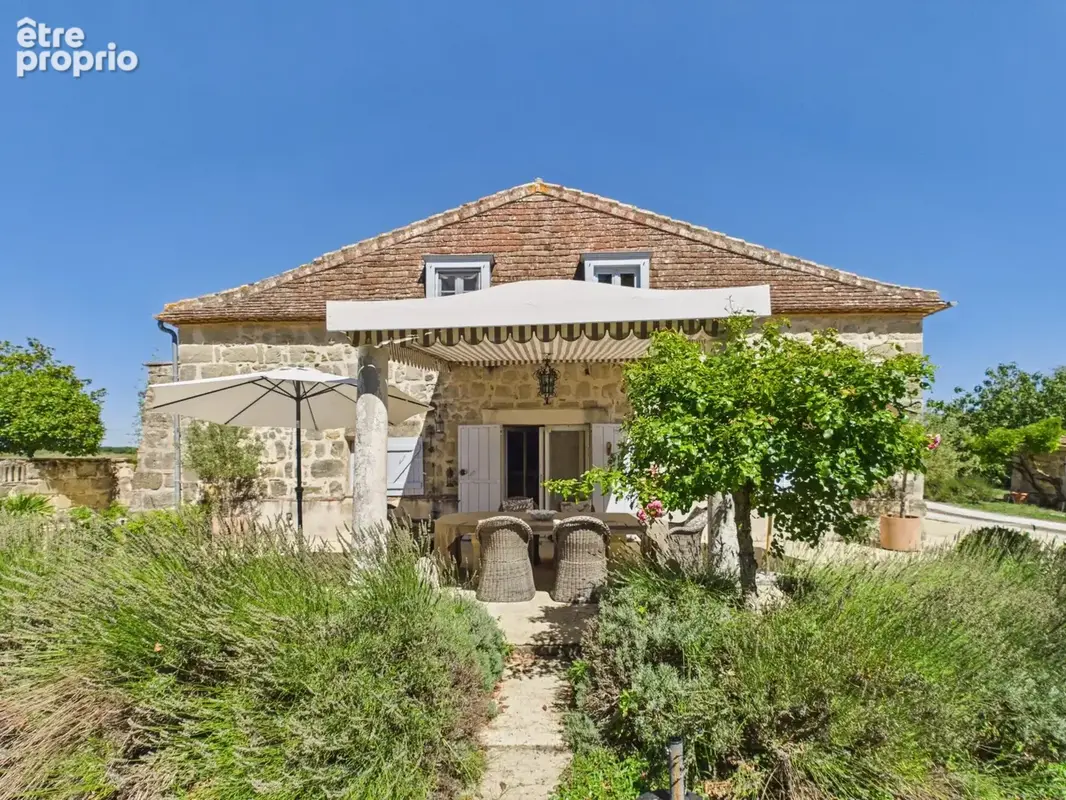 Propriété à la campagne avec piscine et 4,2 hectares de terrain - photo 17