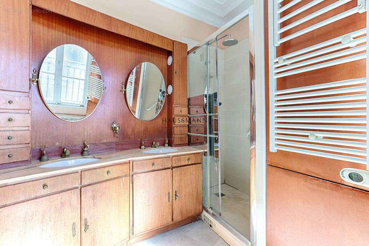 Appartement à PARIS-10E