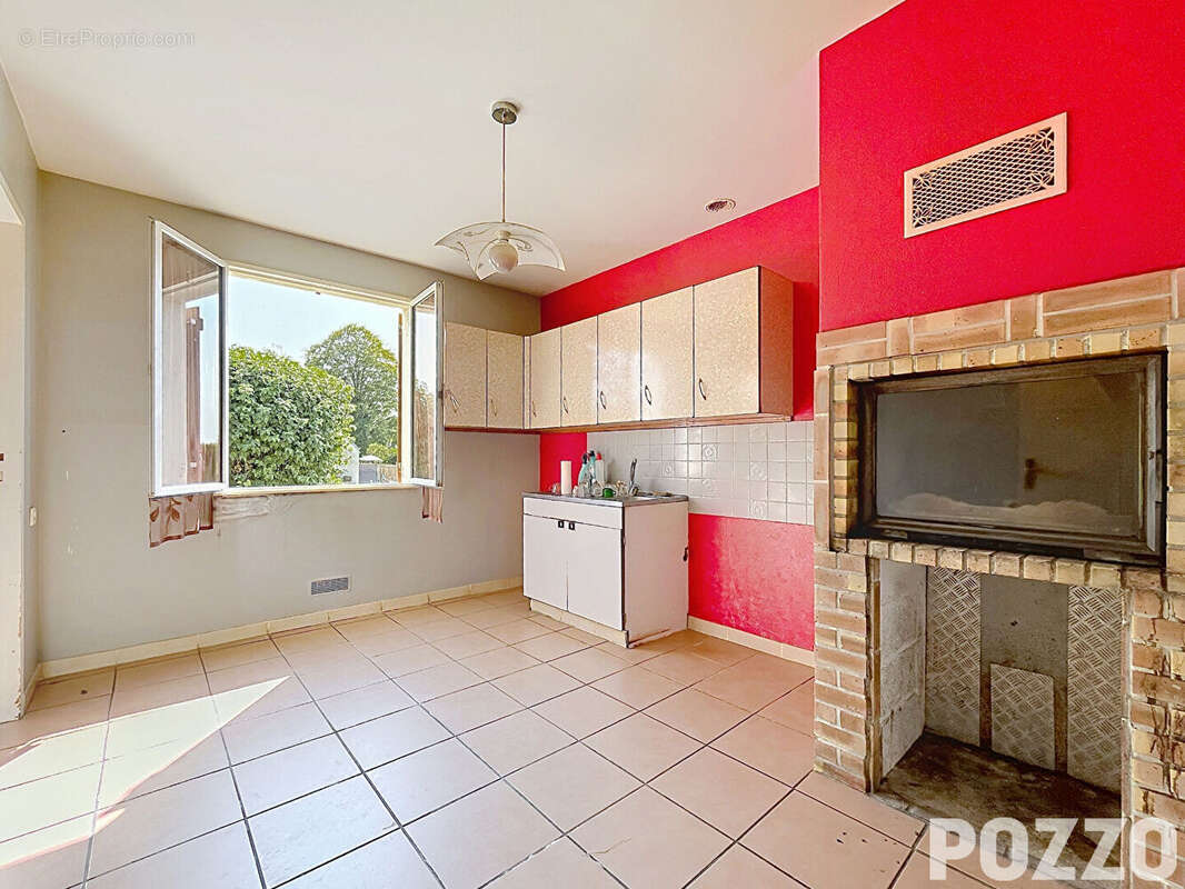 A Vendre -  Isigny Le Buat - Maison 4 pièce(s) 104 m² - photo 4