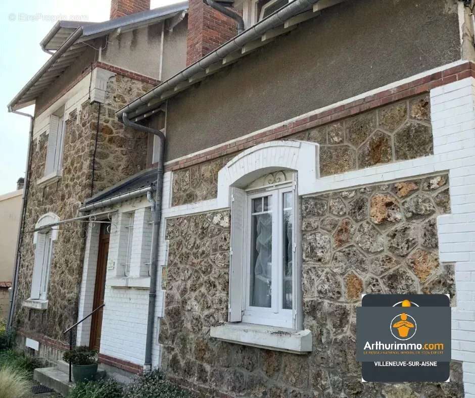 Maison à NEUFCHATEL-SUR-AISNE