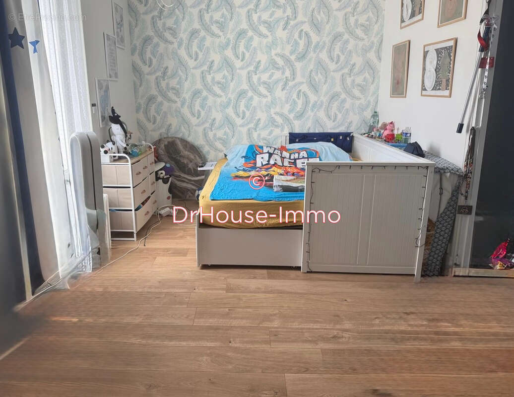 Maison à SAINT-PIERRE-LES-NEMOURS