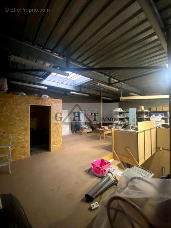 Entrepôt Bureaux 170m² a vendre Bailly Romainvilliers - photo 3