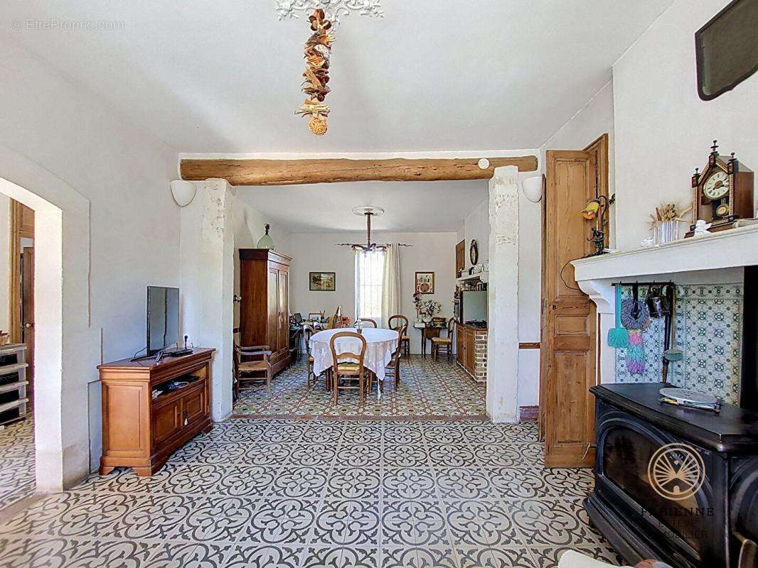 MAS DE CARACTERE en campagne 150m2 habitable Terrain 560m2 - photo 5