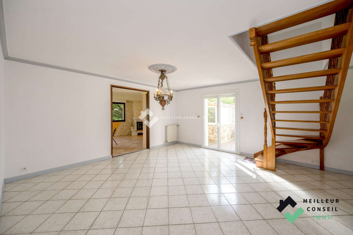 Maison 170 m² à Saint-Julien  - photo 8