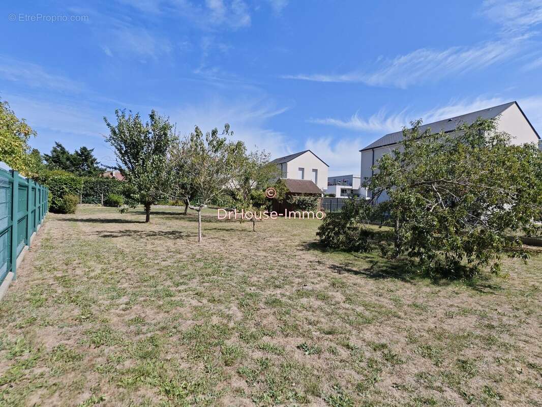 Terrain à SAINT-JEAN-LE-BLANC