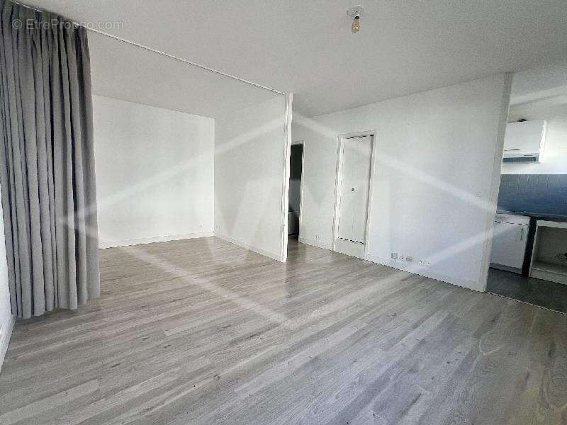 Appartement 30 m² à Combs-La-Ville  - photo 3