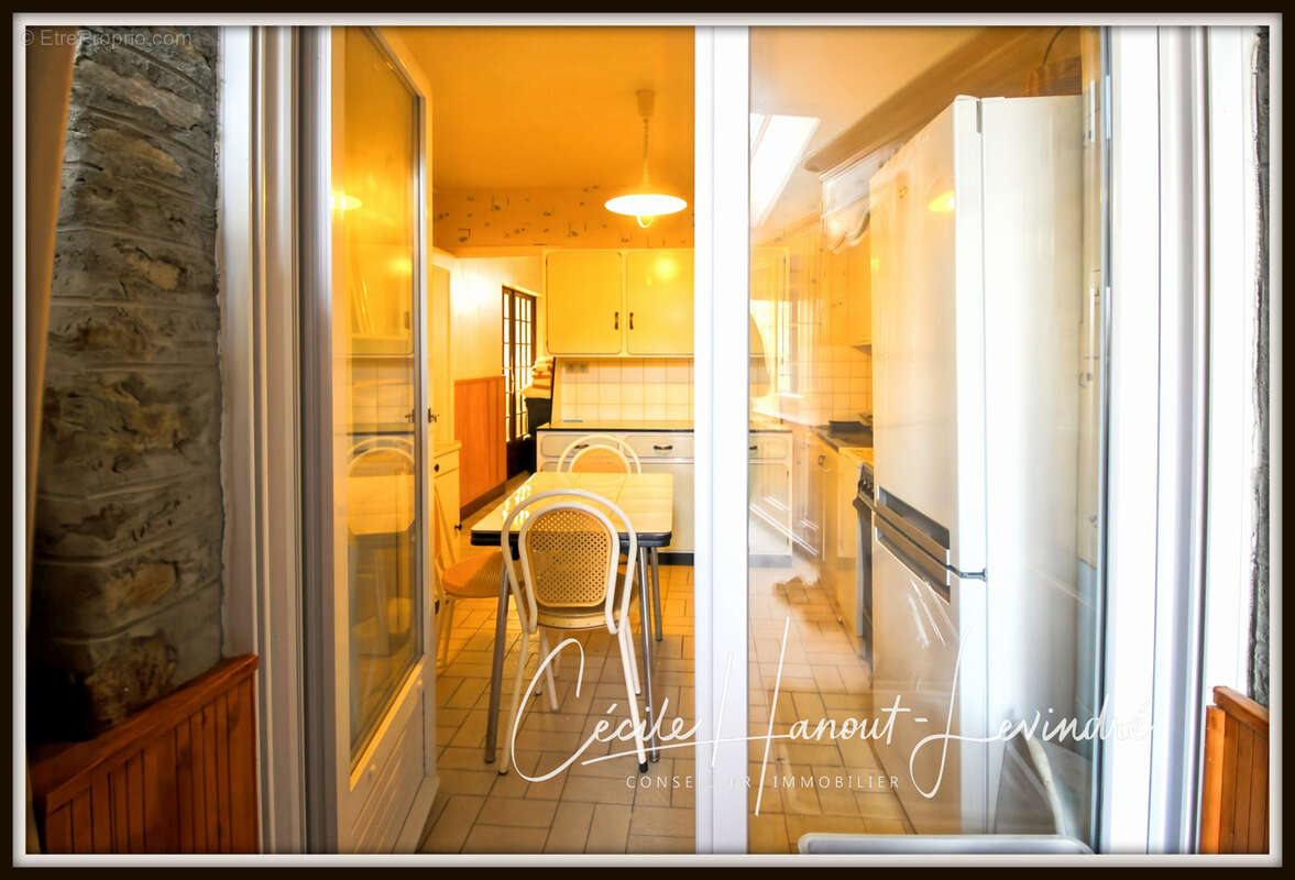 PONTORSON. Proche supermarché - Maison 95 m2 . 3 chambres. Terrain: 210 m2 - photo 5