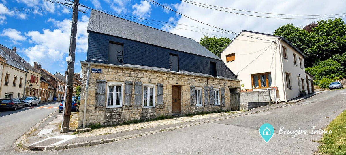 Maison à AUBENTON