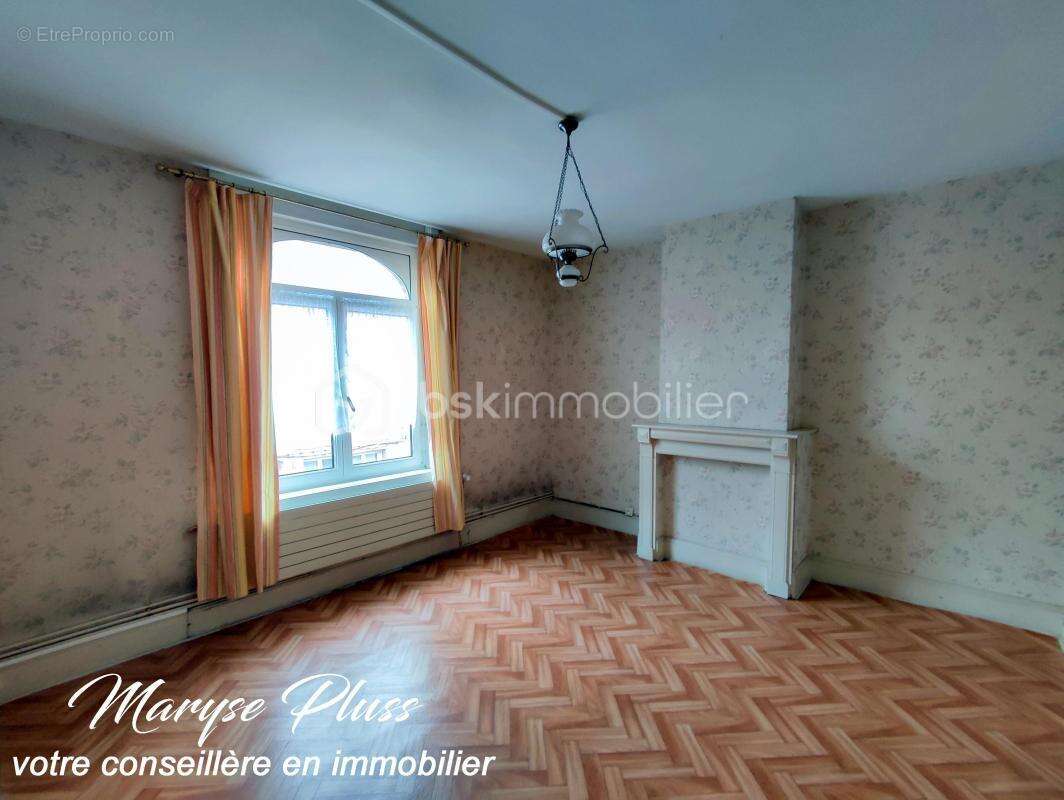 Maison à COURRIERES