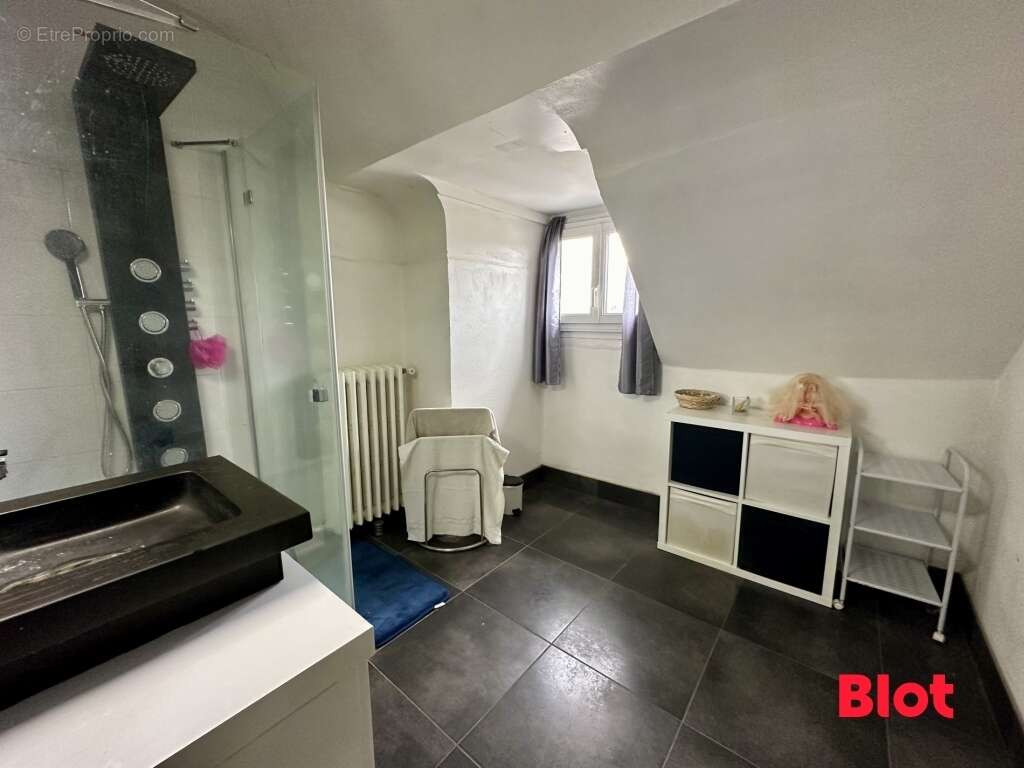 Maison à MONTFORT-SUR-MEU