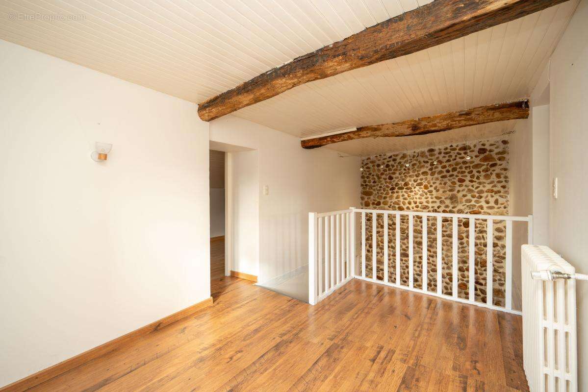 Maison à LABRUGUIERE