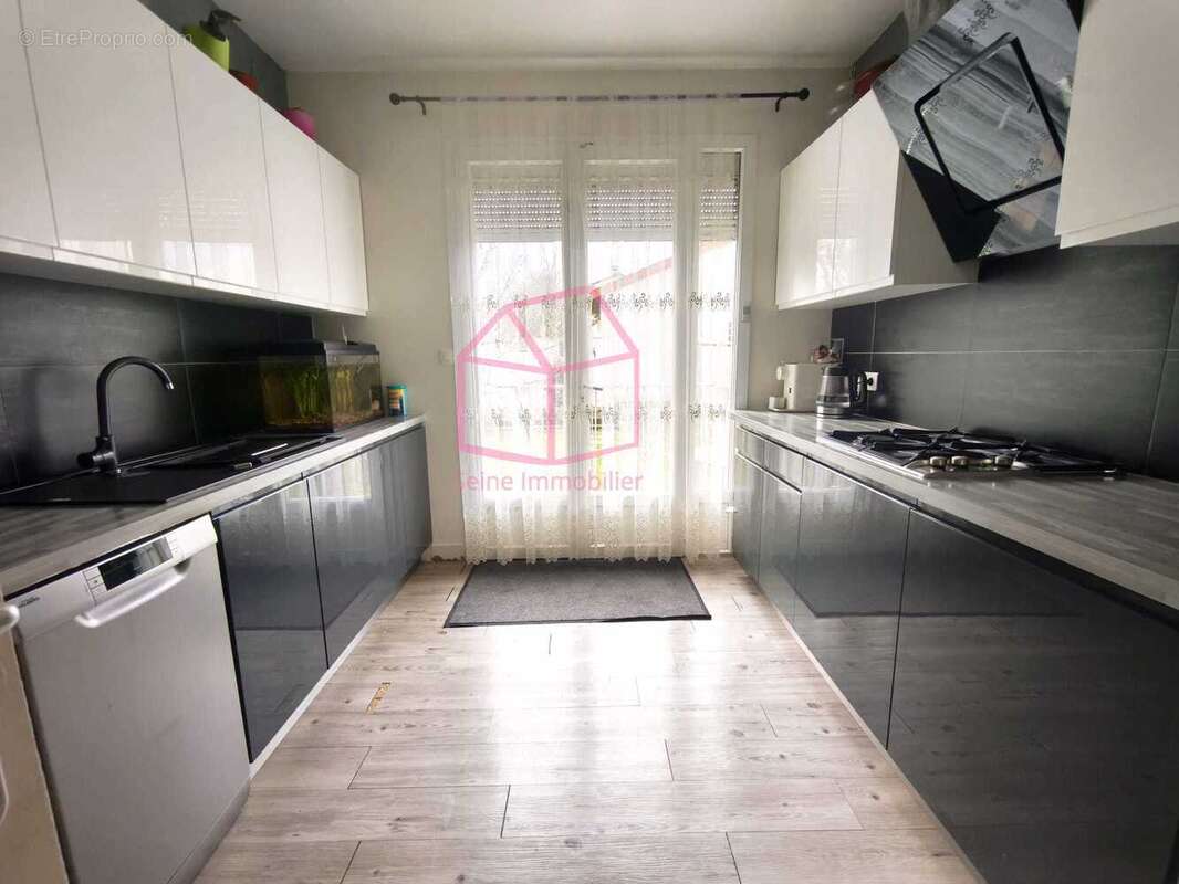 Maison à VIGNEUX-SUR-SEINE