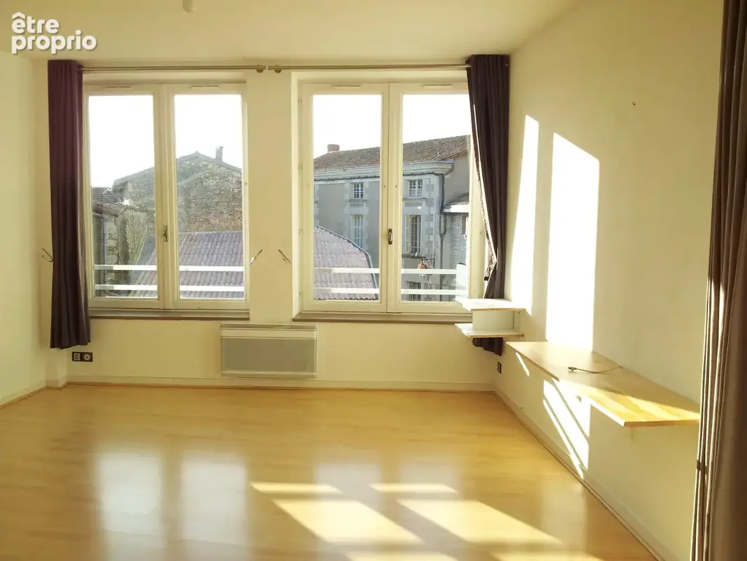 Ensemble de trois appartements ///centre mirebeau - photo 3