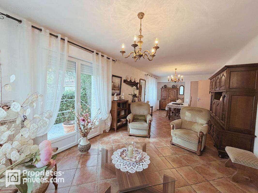 Maison à BAGNOLS-SUR-CEZE