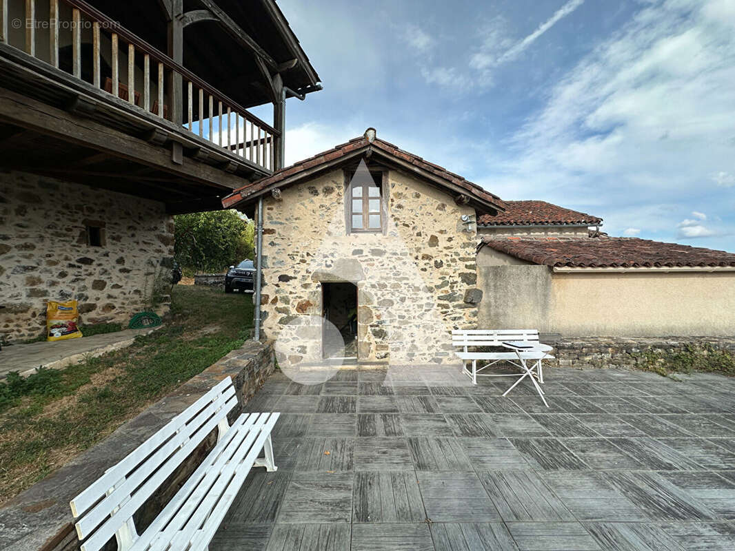 Maison Prendeignes 156m², 6 pièces, 4 chambres avec piscine. - photo 5