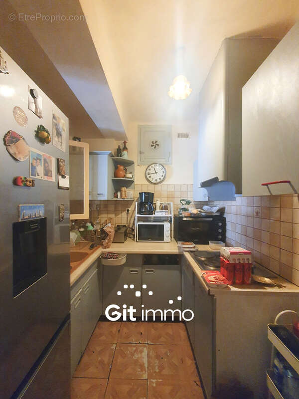 Appartement à MARSEILLE-5E