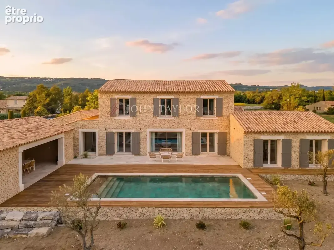 Superbe villa en pierre clé en main à vendre à Gordes – Luberon - photo 4